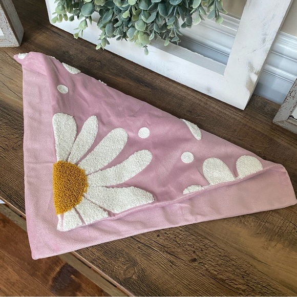 Daisy Applique Decorative Pillow Cover NEW - Picture 9 of 9